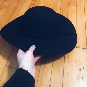 Brandy Melville Black Hat